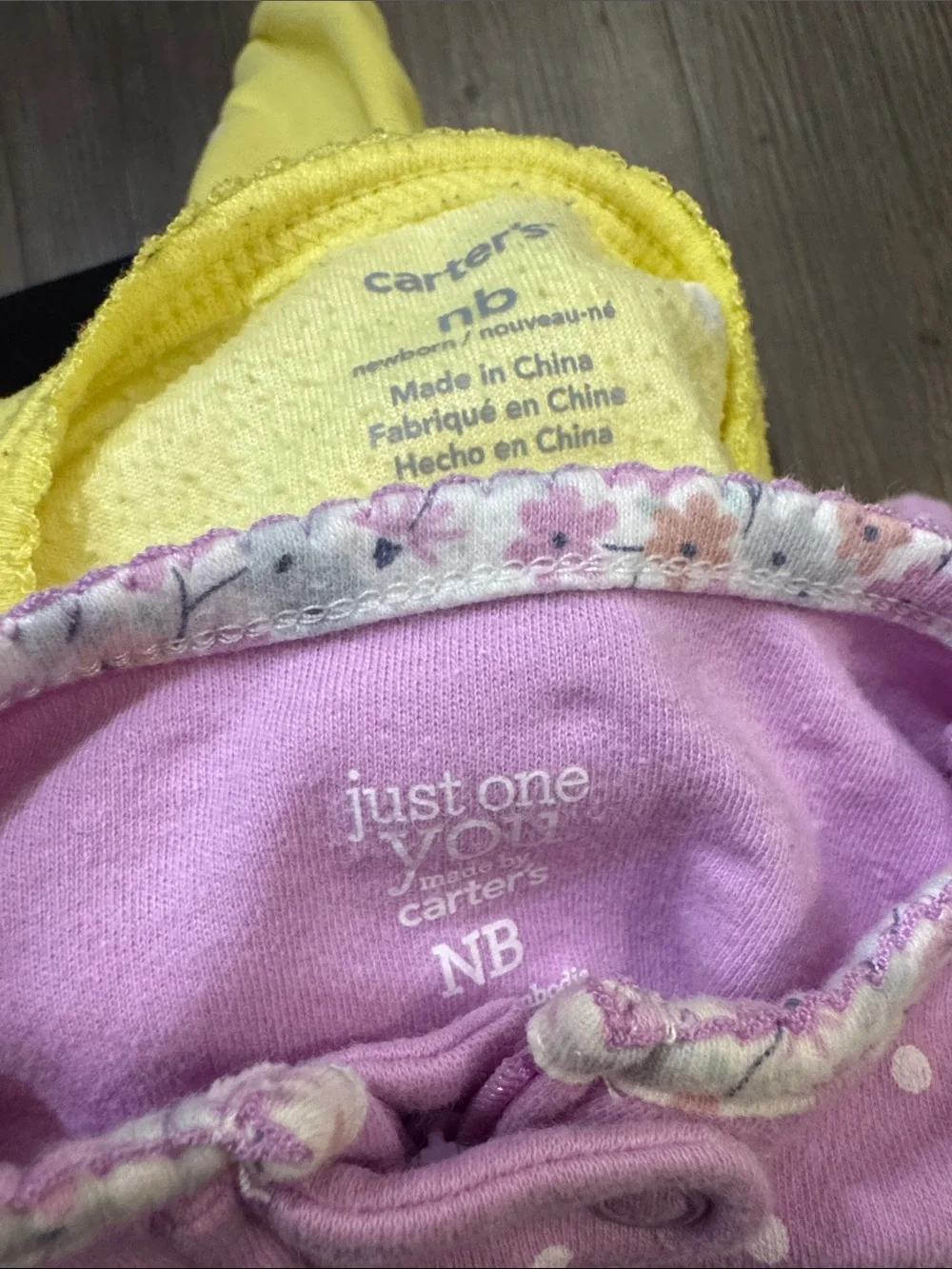 Bundle of 2 Carters Baby Girl One-Piece Zip Up Sleepers. NB. GUC!💕